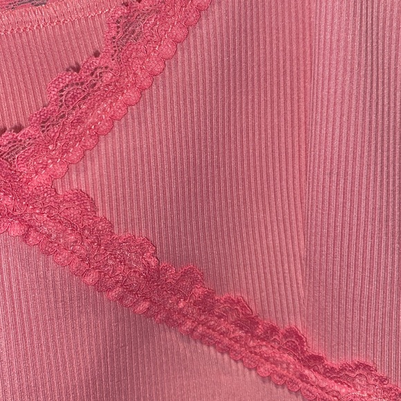 Pink Shein crop top - Picture 3 of 3